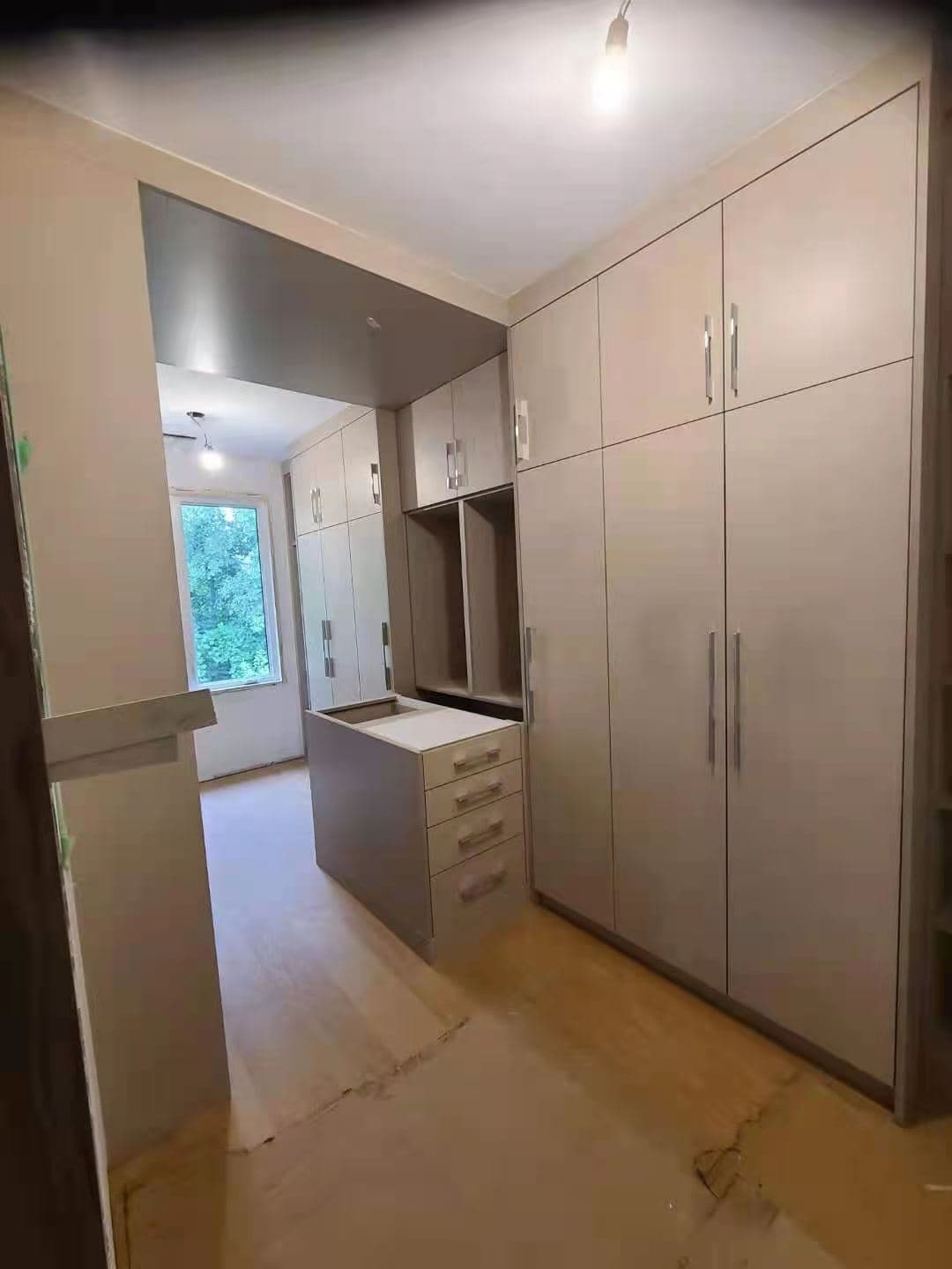 Walk-in Closet Organizer