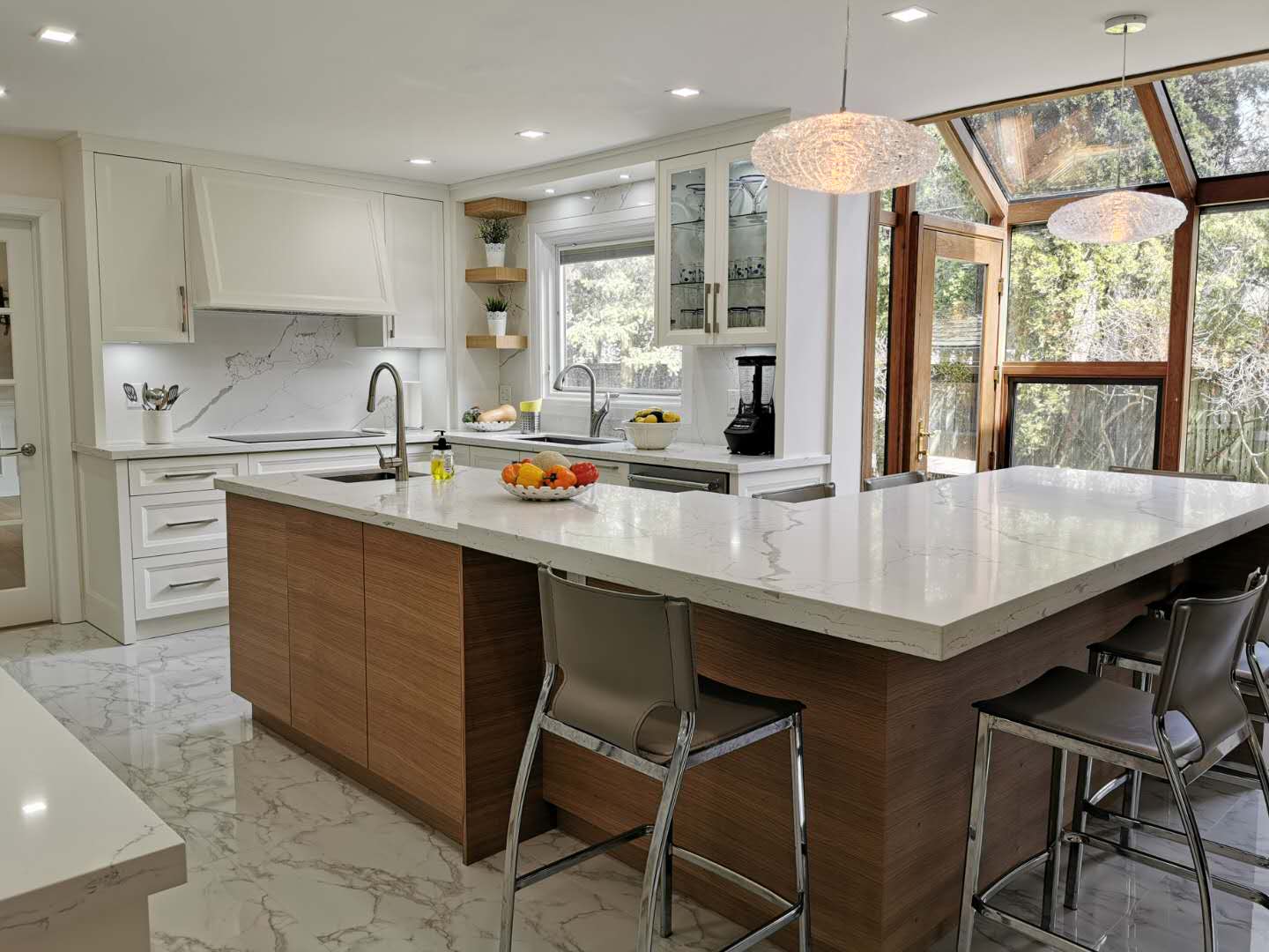 Modern Style Kitchen Featuring White Oak Central Island in Woodgrain Finish and Corner Floating Shelves