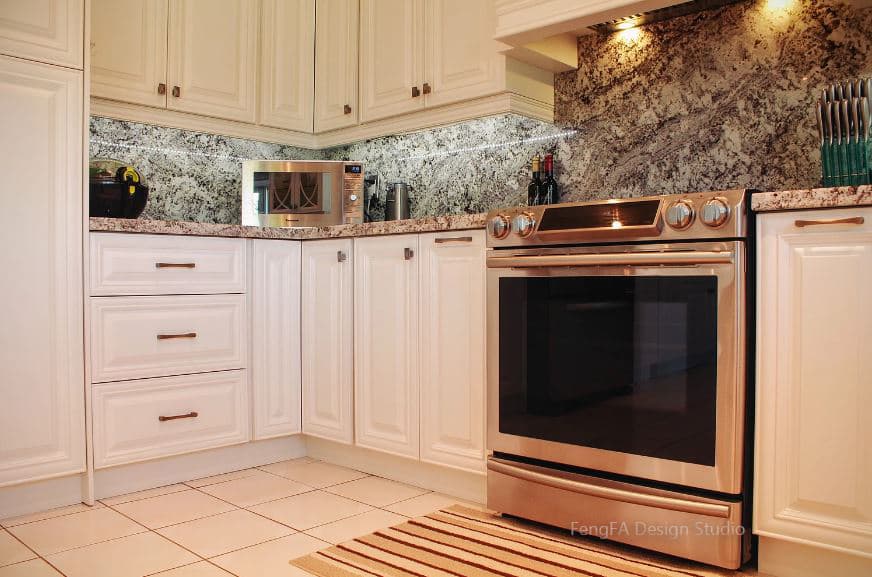 Traditional Style Kitchen in Square Shape Layout, Matching Counter Top/Backsplash, and Special Design Hood