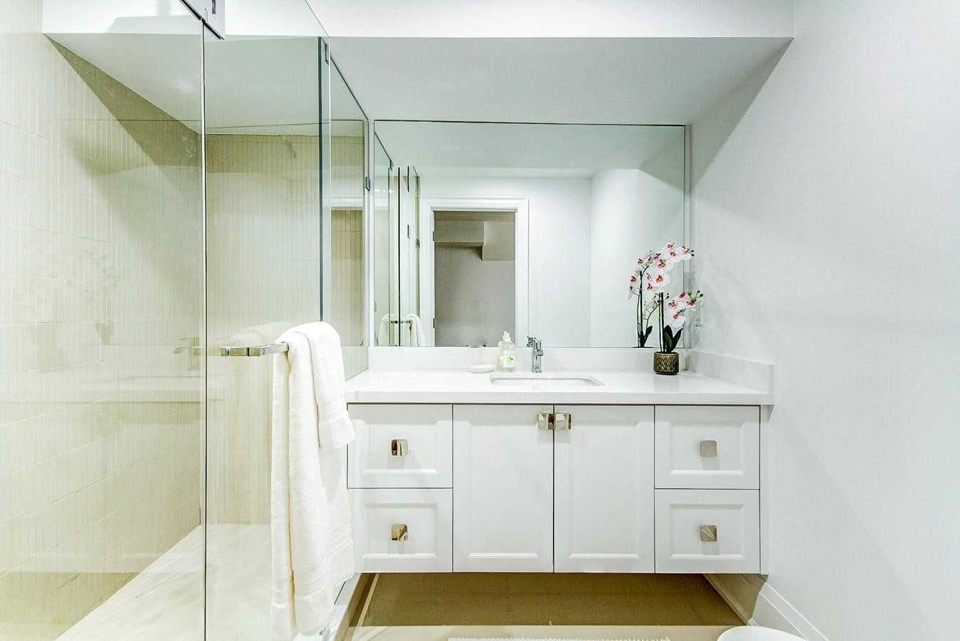Master Vanity 2