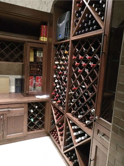 Oak wine cellars design