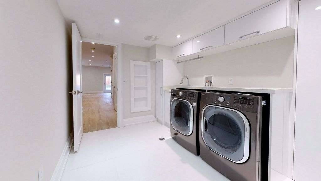 Laundry Room with High Gloss Base Open Door Cabinets