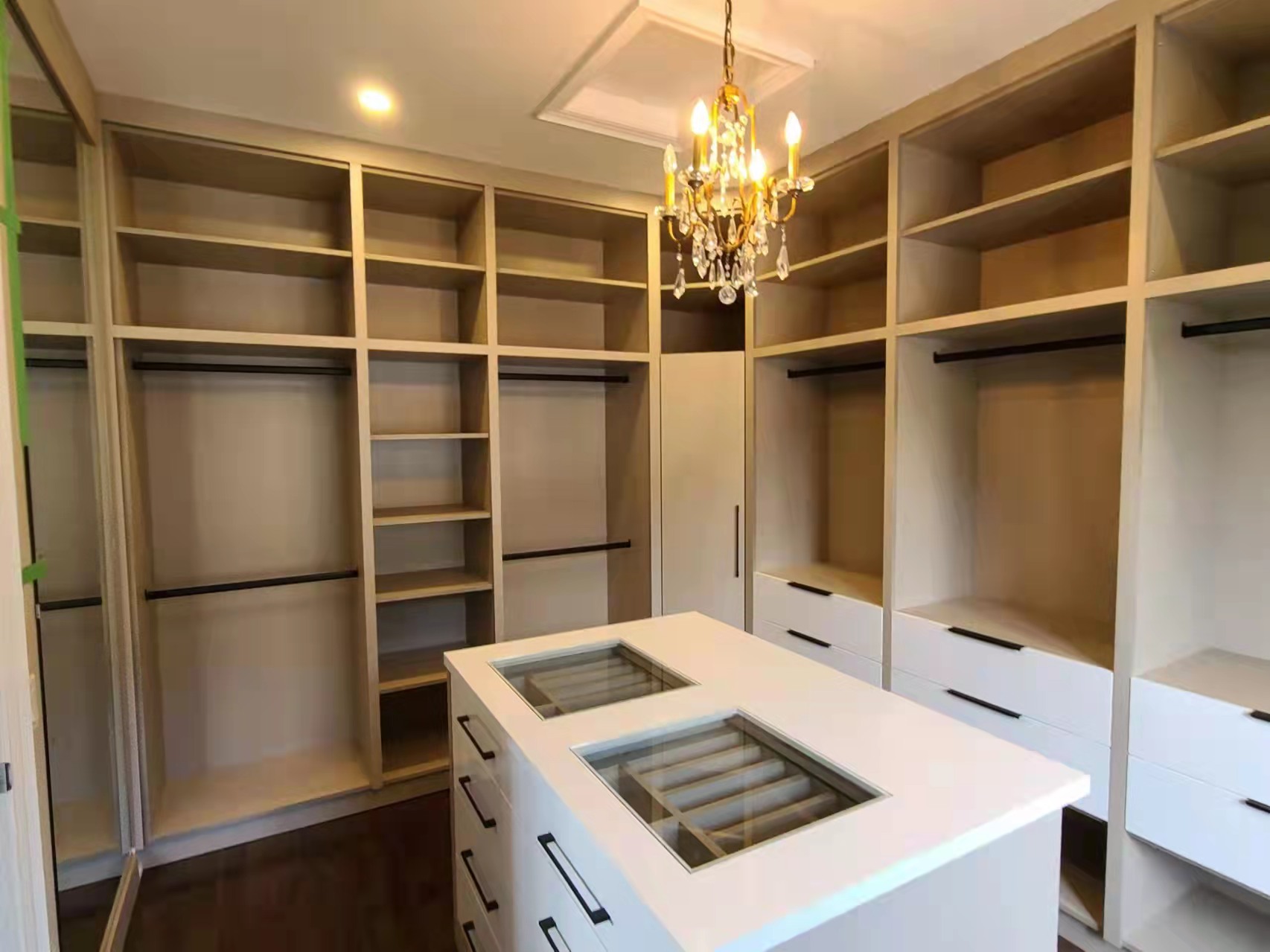 Modern closets made by melamine and high gloss white - FengFa™| Kitchen ...